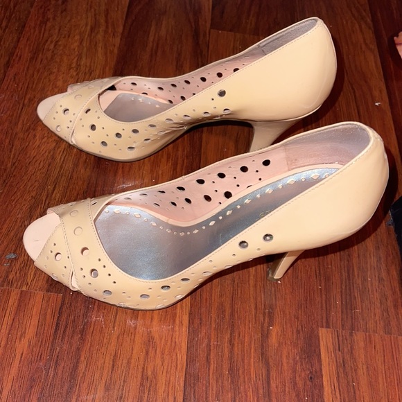 Bcbgirls Light Peach cutout open toe pump - Picture 3 of 10